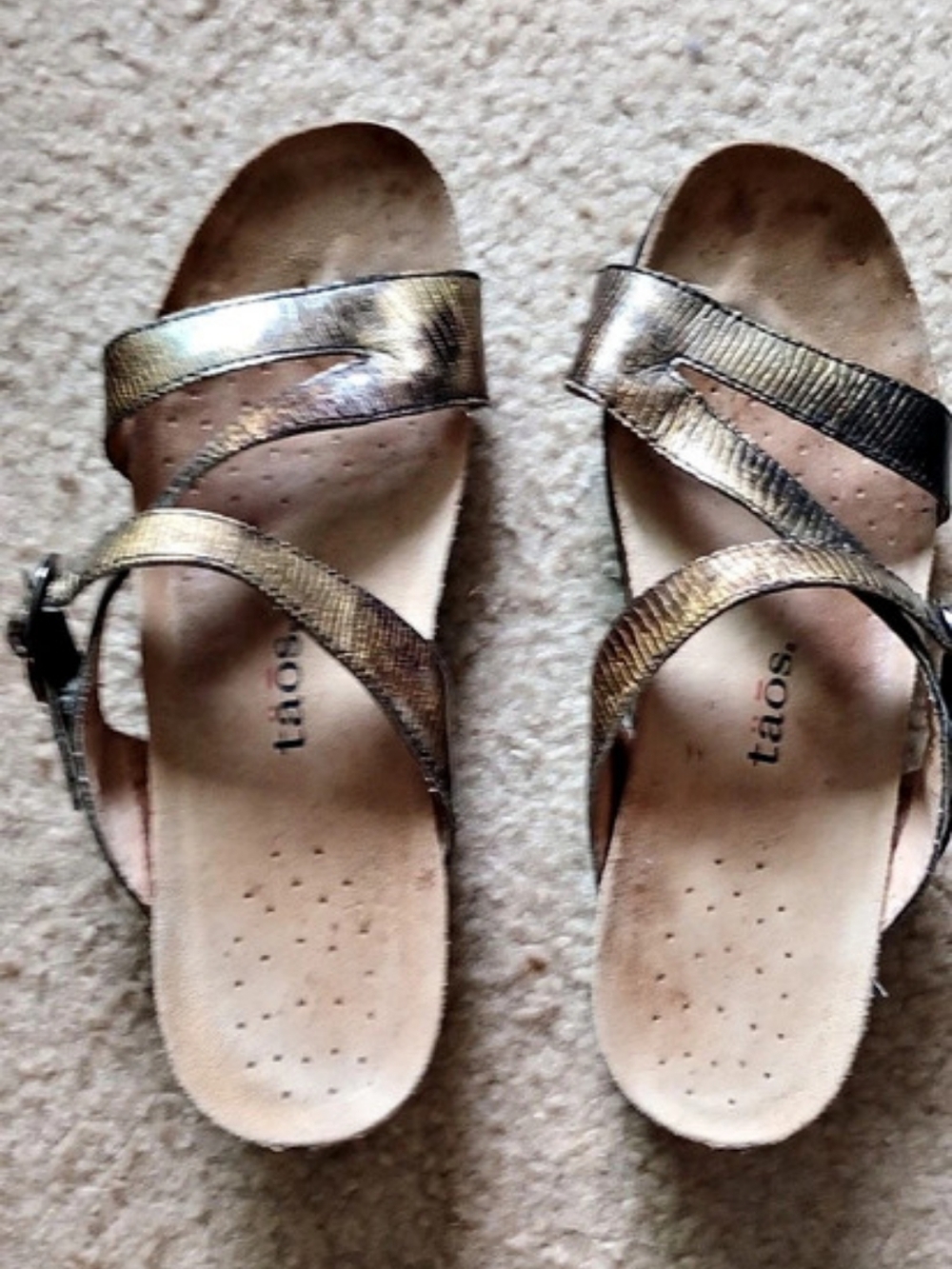taos Zephyr Women's Metallic Strappy Sandals US 9